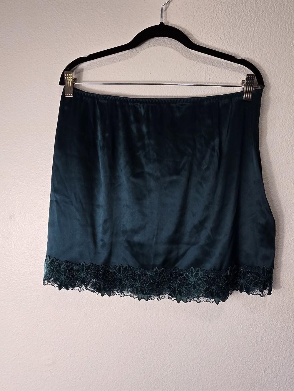 Y2k Victoria Secret Slip Skirt with Lace Trim. Romantic